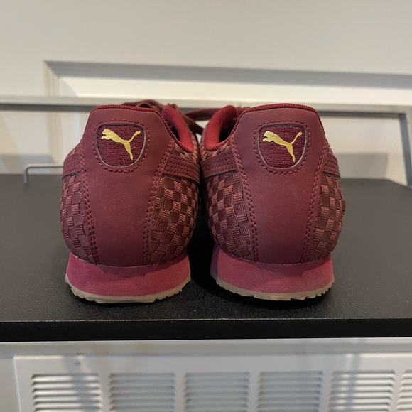 Puma Roma Size 10.5 Men’s Weave Sneakers Maroon 359853 06 - Picture 3 of 5